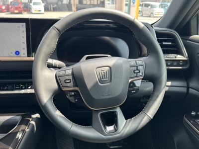 クラウンクロスオーバー(トヨタ)中古車 内外装写真