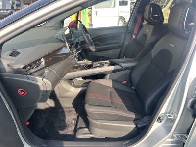 オーラ(ニッサン)中古車 前席内装
