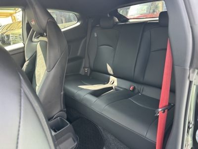 GRヤリス(トヨタ)中古車 後席内装