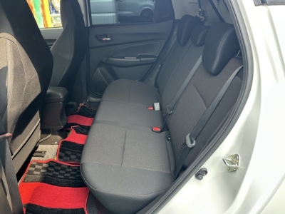 スイフトスポーツ(スズキ)中古車 後席内装