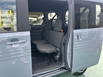 N-VAN(ホンダ)届出済未使用車 後席内装