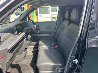 サクラ(ニッサン)中古車 前席内装