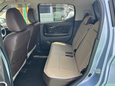 ekクロス(三菱)中古車 後席内装