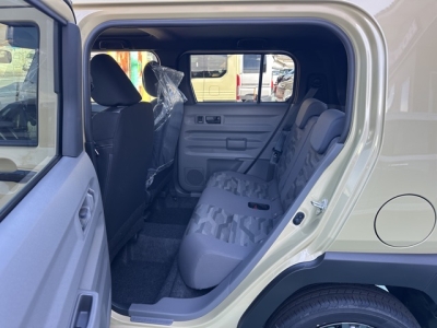 タフト(ダイハツ)届出済未使用車 後席内装