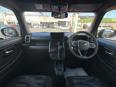 タフト(ダイハツ)届出済未使用車 後席から見た前席