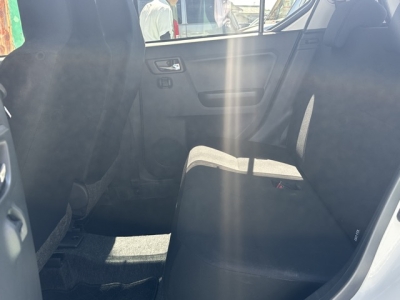 ミライース(ダイハツ)中古車 後席内装