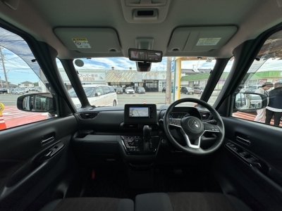 eKクロススペース(三菱)中古車 後席から見た前席