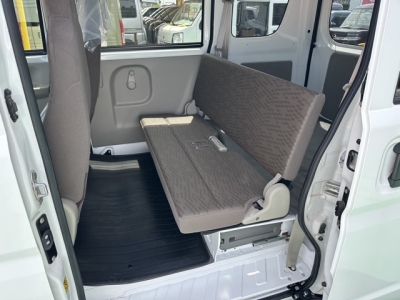 NV１００クリッパー(ニッサン)中古車 後席内装