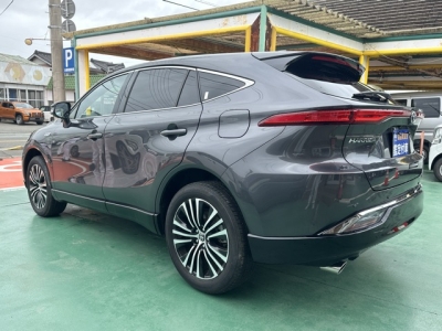 ハリアーPHEV(トヨタ)中古車 後方