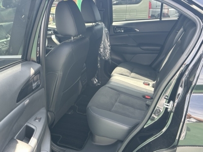 エクリプスクロスPHEV(三菱)中古車 後席内装