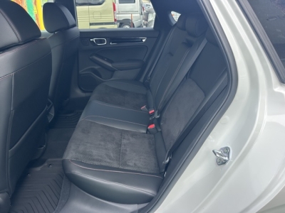 シビック(ホンダ)登録済未使用車 後席内装