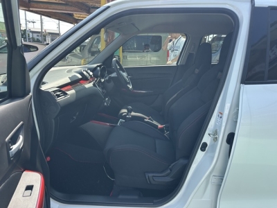 スイフトスポーツ(スズキ)中古車 前席内装