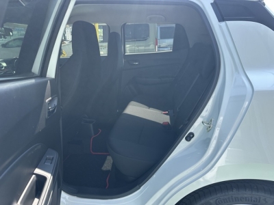 スイフトスポーツ(スズキ)中古車 後席内装