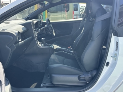 GRヤリス(トヨタ)中古車 前席内装