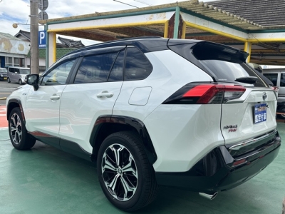 RAV4 PHV(トヨタ)中古車 後方