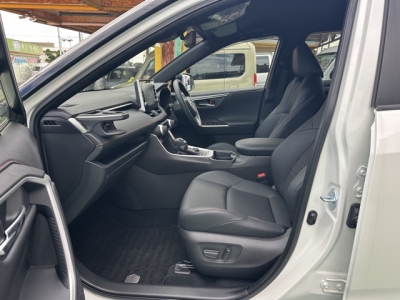 RAV4 PHV(トヨタ)中古車 前席内装