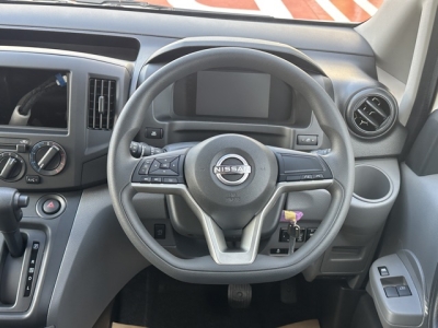 NV200バネットバン(ニッサン)登録済未使用車 内外装写真