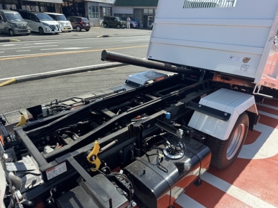 キャンター(三菱)登録済未使用車 内外装写真