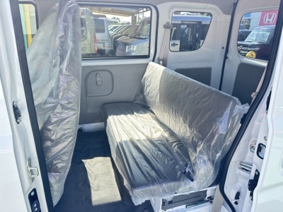 エブリイバンのＯＥＭ(スズキ)届出済未使用車 後席内装
