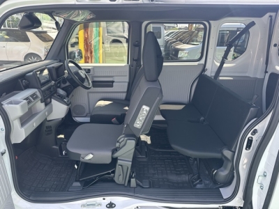 N-VAN e(ホンダ)中古車 後席内装