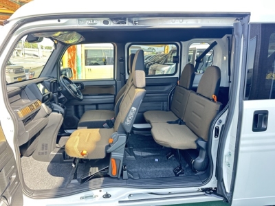 N-VAN(ホンダ)届出済未使用車 後席内装