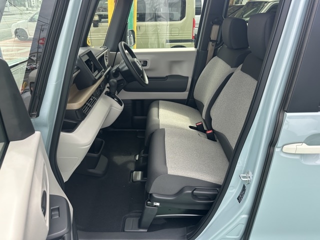 N-BOX(ホンダ)届出済未使用車 3
