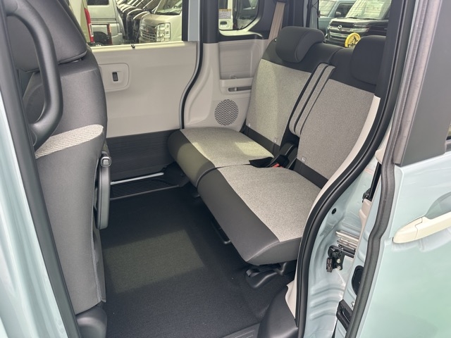 N-BOX(ホンダ)届出済未使用車 4