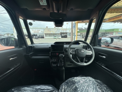 タントカスタム(ダイハツ)中古車 後席から見た前席