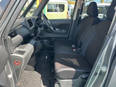 eKクロススペース(三菱)中古車 前席内装