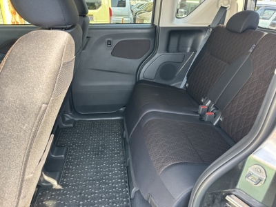 eKクロススペース(三菱)中古車 後席内装