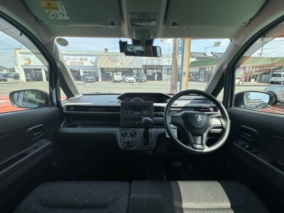 ワゴンR(スズキ)中古車 後席から見た前席