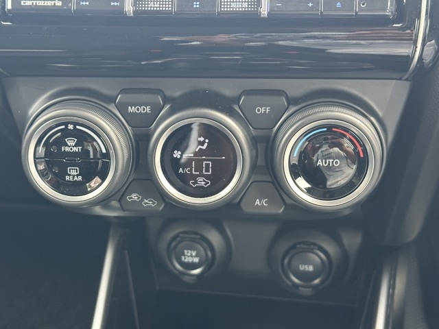 スイフト(スズキ)中古車 18