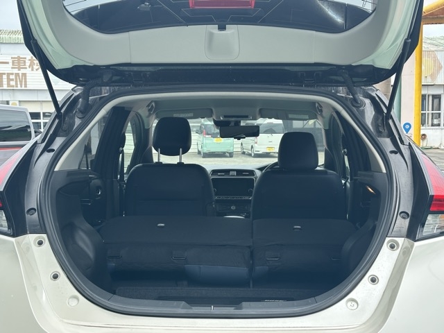 リーフ(ニッサン)中古車 10
