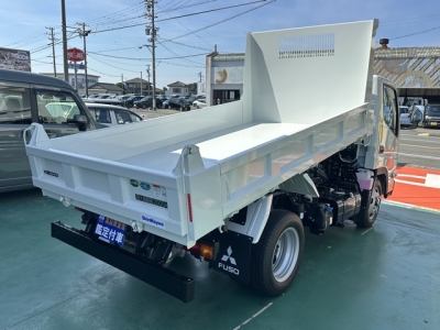 キャンター(三菱)レンタ登録済未使用車 内外装写真他2
