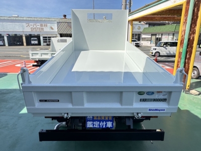 キャンター(三菱)レンタ登録済未使用車 内外装写真他1