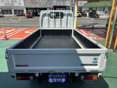キャンター(三菱)登録済未使用車 内外装写真