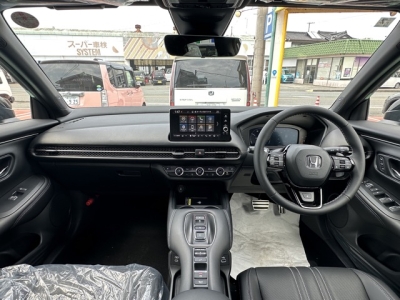 ZR-V (ホンダ)登録済未使用車 後席から見た前席