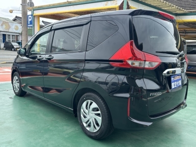 フリード(ホンダ)ディーラ-試乗車 後方