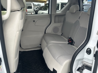 新型ルークス(ニッサン)中古車 後席内装
