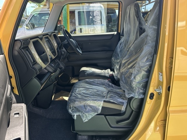 ハスラー(ダムド)新車見本展示無 3