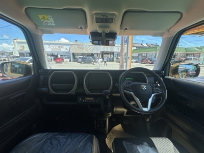 ハスラー(ダムド)新車見本展示無 後席から見た前席