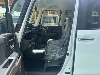 N-BOX(ホンダ)中古車 前席内装