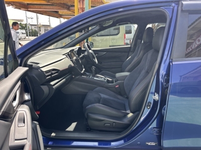 WRX S4(スバル)中古車 前席内装