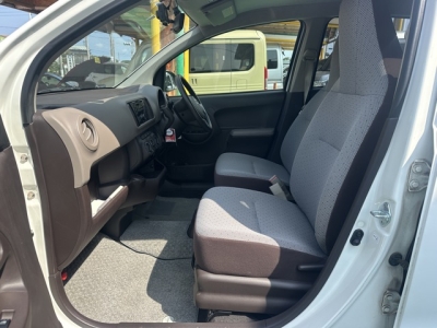 パッソ(トヨタ)中古車 前席内装