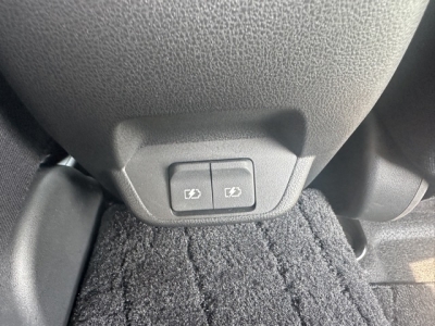 リーフ(ニッサン)中古車 内外装写真