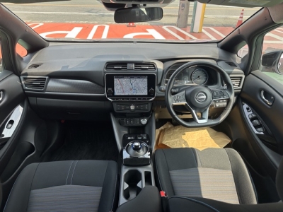 リーフ(ニッサン)中古車 内外装写真他