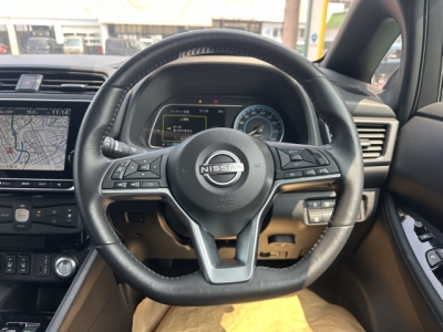 リーフ(ニッサン)中古車 内外装写真他１