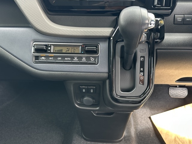 ソリオ(スズキ)登録済未使用車 17