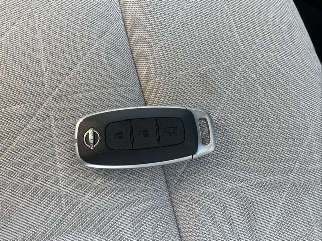 セレナ(ニッサン)中古車 16
