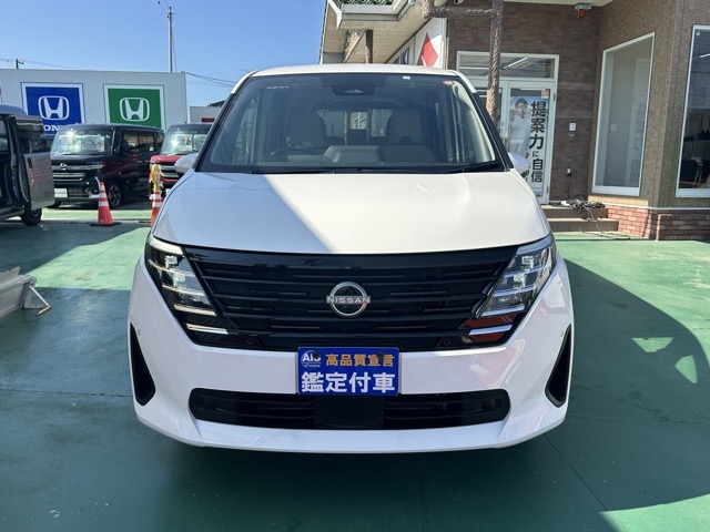セレナ(ニッサン)中古車 27